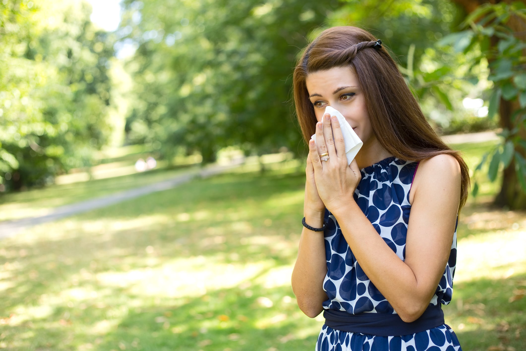 Allergies au pollen : faut-il privilégier les antihistaminiques en vente libre ?