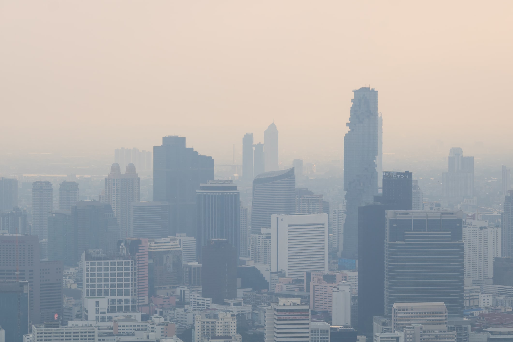 La pollution de l’air : un péril sanitaire global surpassant le tabagisme