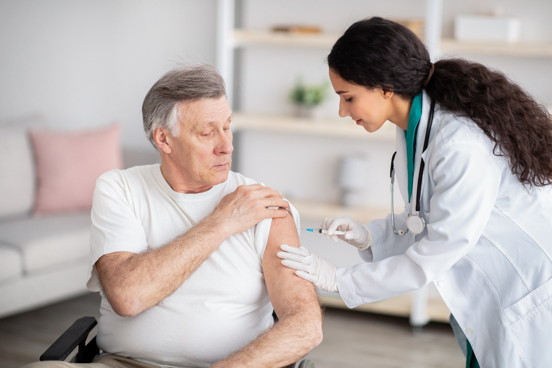 Protection des seniors contre le VRS : un vaccin pour un hiver serein